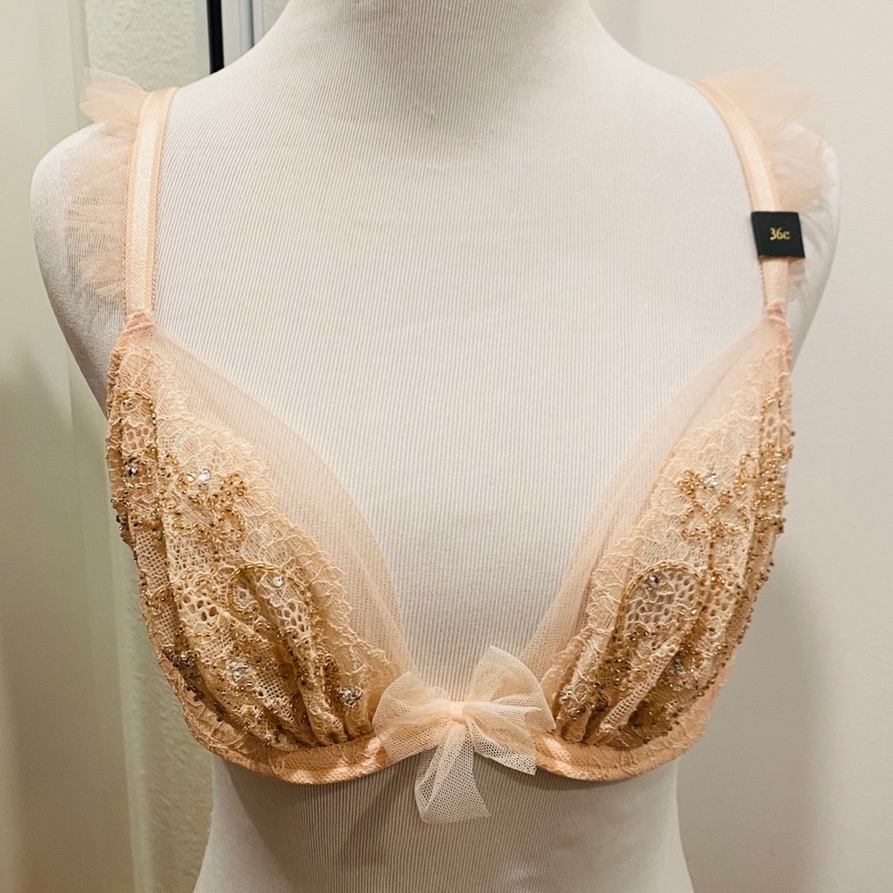 NWT Victoria Secret 36C bra